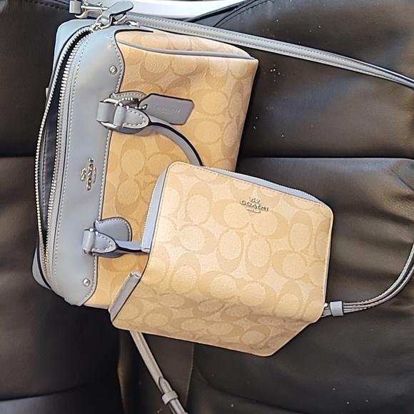 Coach Handbags - Coach purse/wallet set